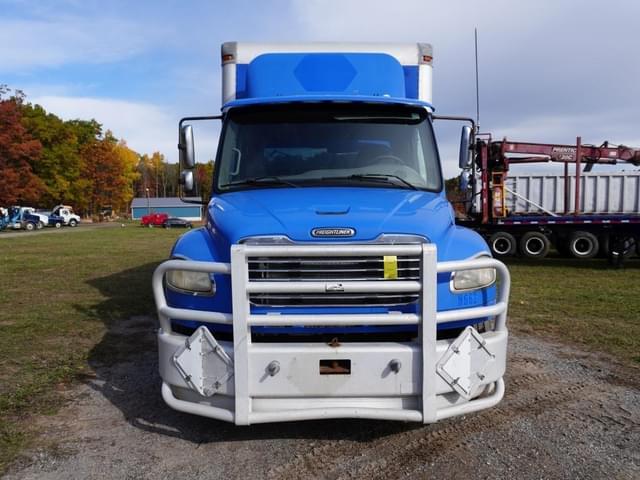 Image of Freightliner Business Class M2 106 equipment image 1
