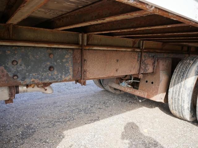 Image of Freightliner Business Class M2 106 equipment image 4