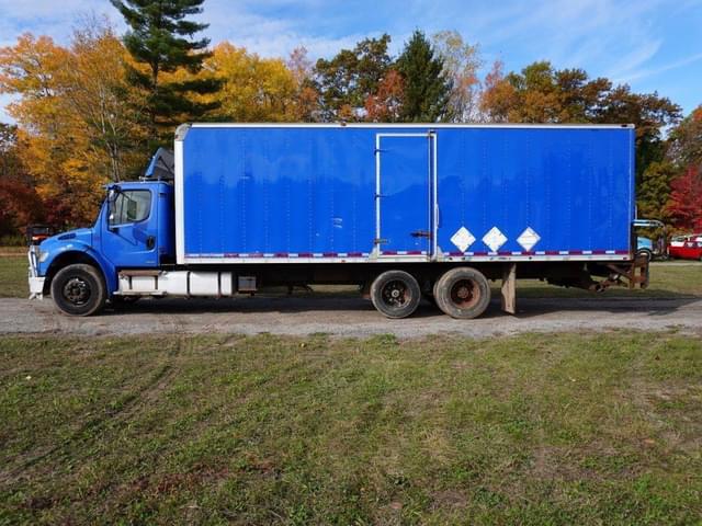 Image of Freightliner Business Class M2 106 equipment image 3
