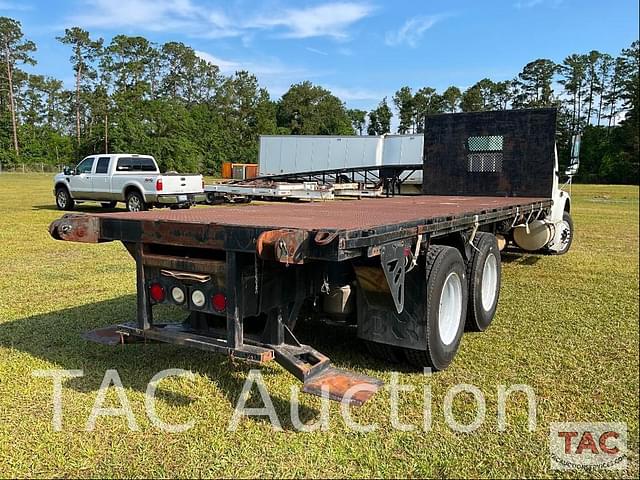 Image of Freightliner Business Class M2 112 equipment image 4