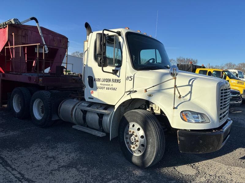 Image of Freightliner Business Class M2 112 Primary image