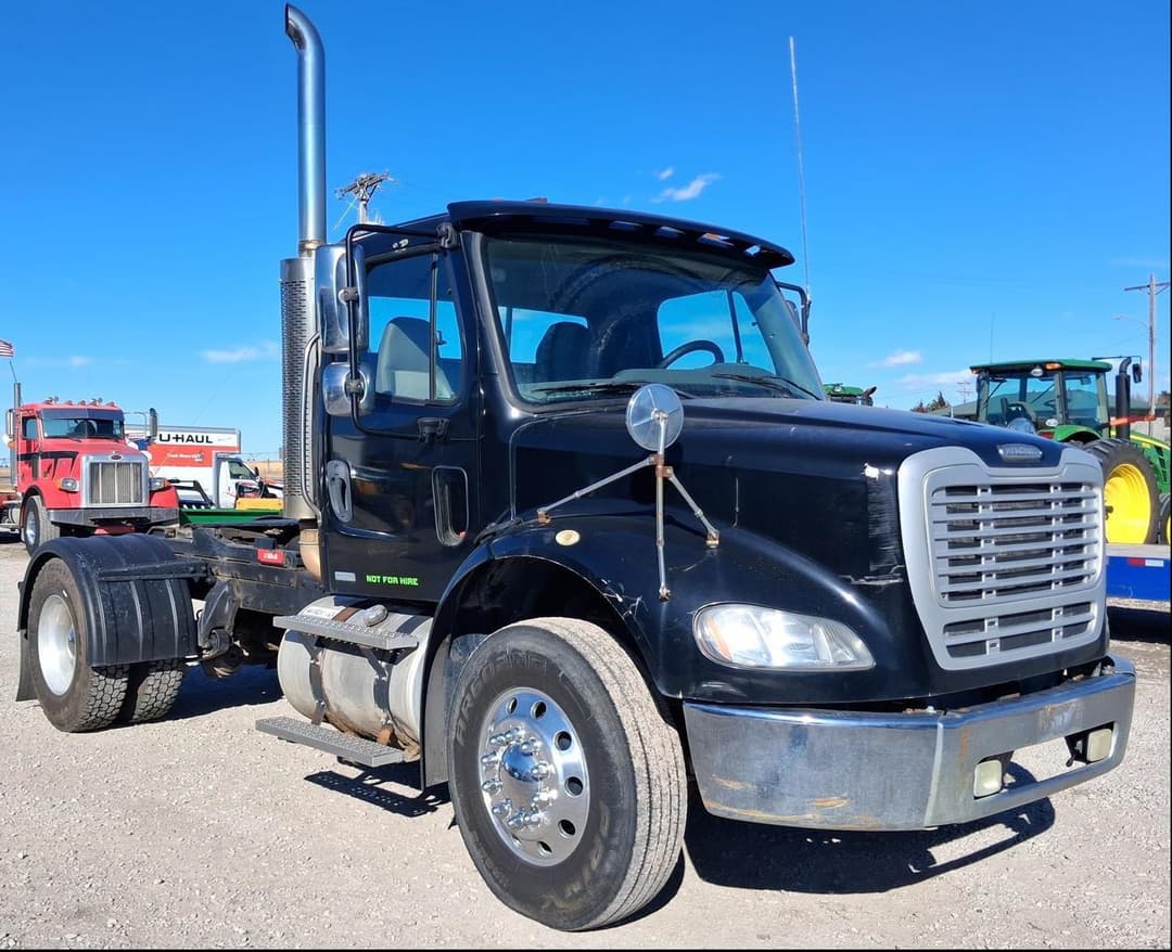 Image of Freightliner Business Class M2 112 Primary image