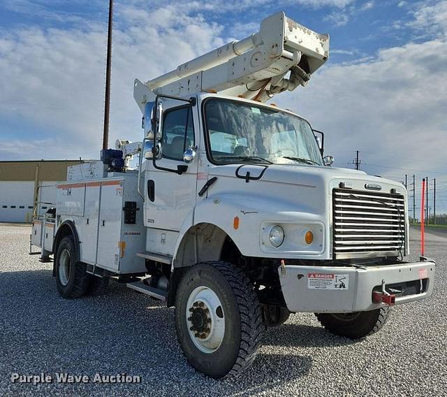 Image of Freightliner Business Class M2 equipment image 2