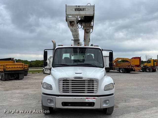 Image of Freightliner Business Class M2 equipment image 1