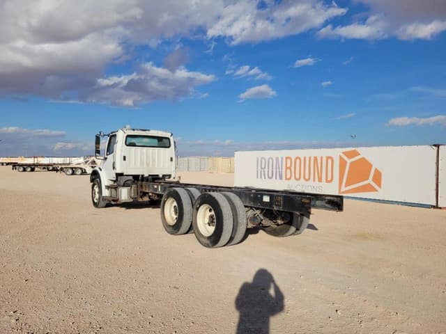 Image of Freightliner Business Class M2 equipment image 2