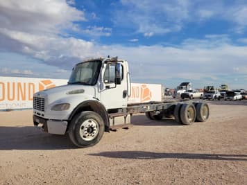 Main image Freightliner Business Class M2