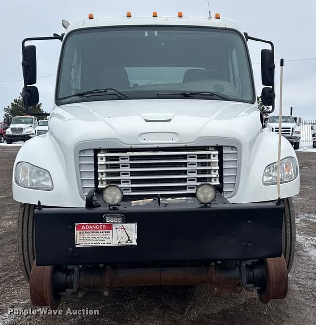 Image of Freightliner Business Class M2 equipment image 1