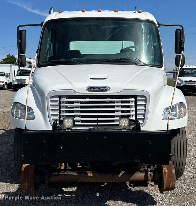 Image of Freightliner Business Class M2 equipment image 1