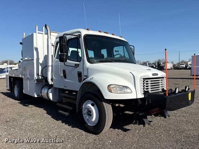 Image of Freightliner Business Class M2 equipment image 2