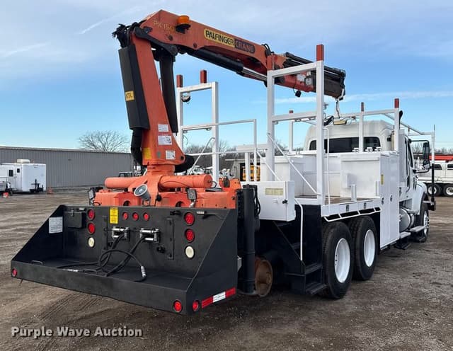 Image of Freightliner Business Class M2 equipment image 4