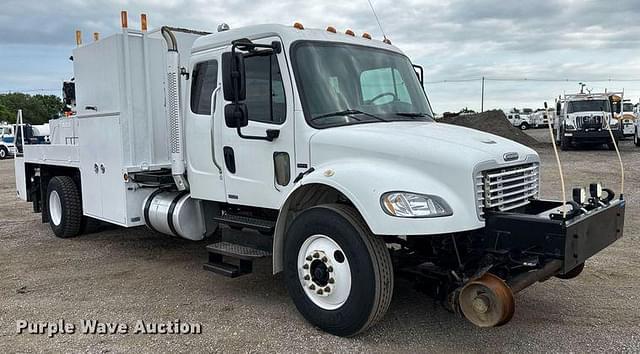 Image of Freightliner Business Class M2 equipment image 2