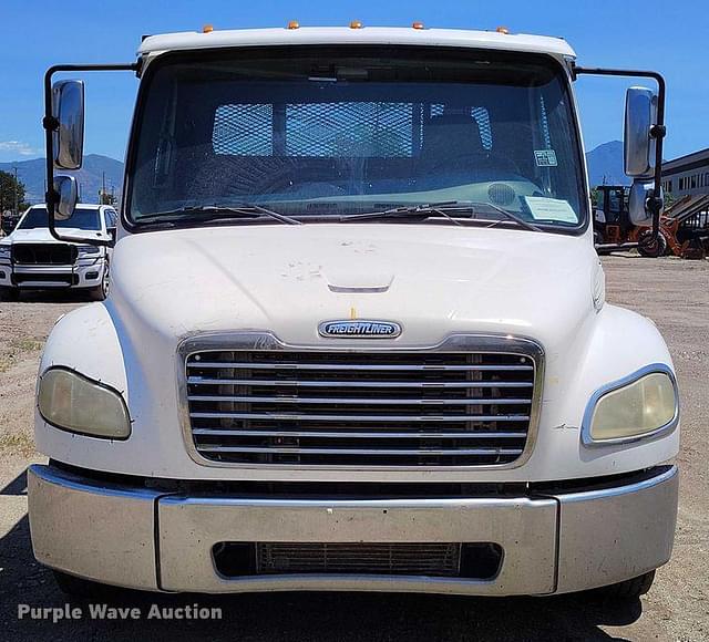 Image of Freightliner Business Class M2 equipment image 1