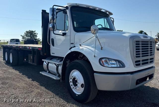 Image of Freightliner Business Class M2 equipment image 2