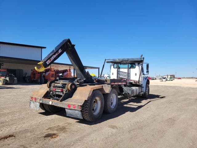 Image of Freightliner Business Class M2 equipment image 4