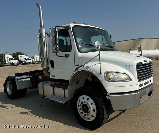 Image of Freightliner Business Class M2 equipment image 2