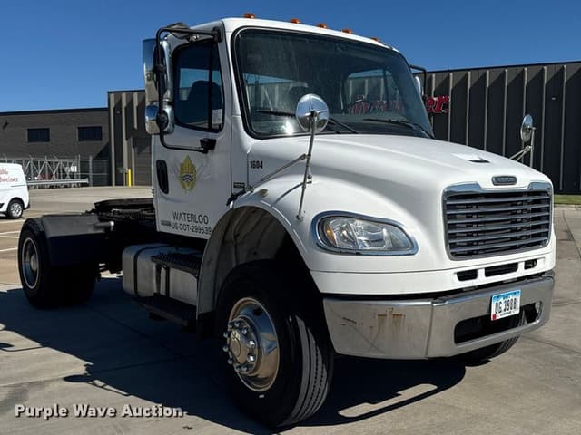 Image of Freightliner Business Class M2 equipment image 2
