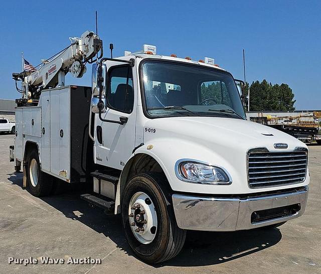 Image of Freightliner Business Class M2 equipment image 2