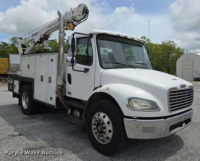 Image of Freightliner Business Class M2 equipment image 2