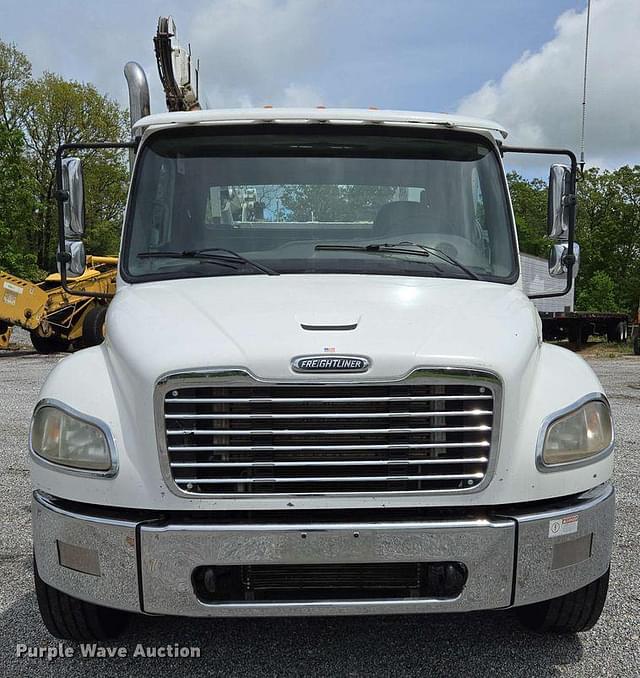 Image of Freightliner Business Class M2 equipment image 1