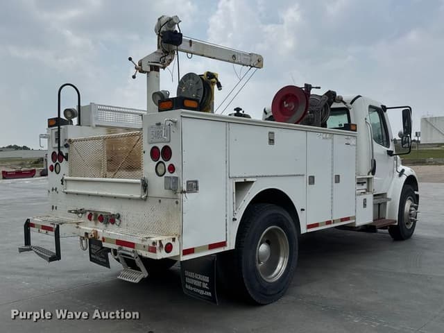 Image of Freightliner Business Class M2 equipment image 4