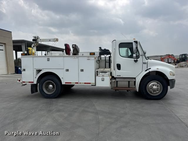 Image of Freightliner Business Class M2 equipment image 3