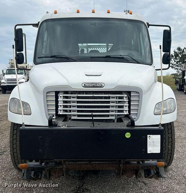 Image of Freightliner Business Class M2 equipment image 1