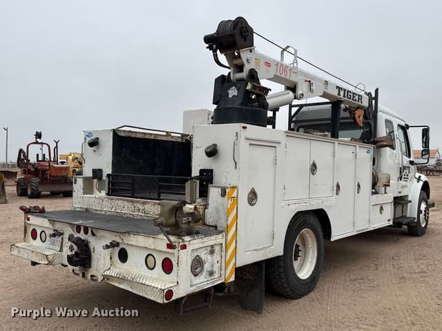Image of Freightliner Business Class M2 equipment image 4