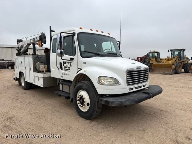 Image of Freightliner Business Class M2 equipment image 2