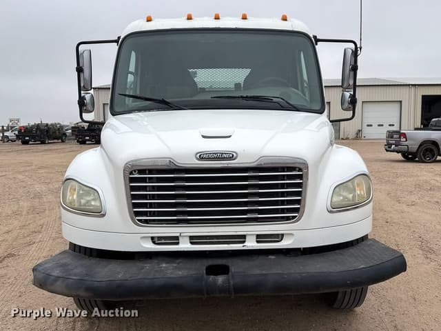 Image of Freightliner Business Class M2 equipment image 1