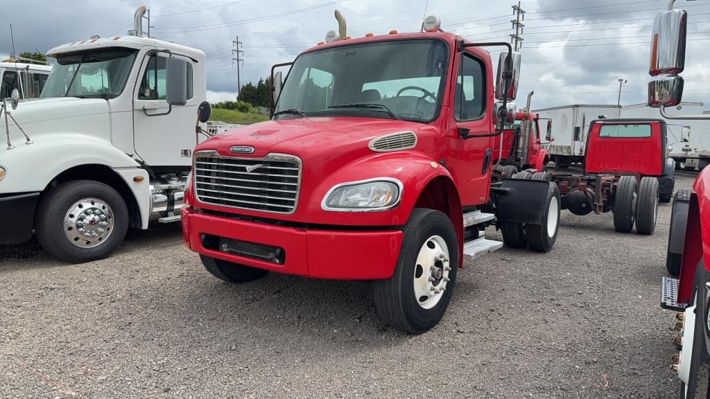 Image of Freightliner Business Class Primary image