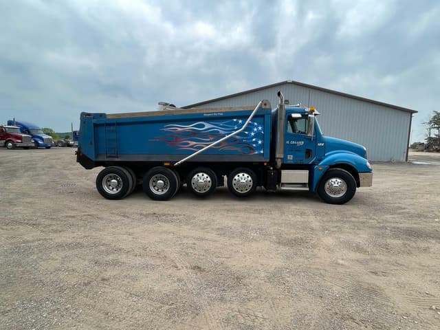 Image of Freightliner Cascadia equipment image 3