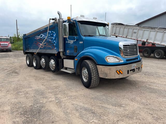 Image of Freightliner Cascadia equipment image 2