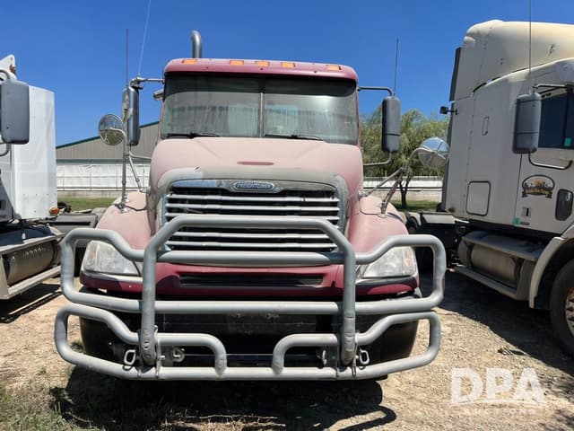 Image of Freightliner CL120 equipment image 2