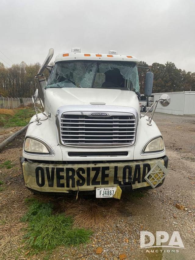 Image of Freightliner CL120 equipment image 1