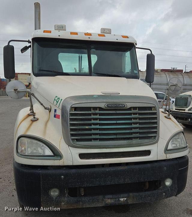 Image of Freightliner CL120 equipment image 1