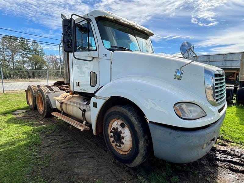Main image Freightliner CL120