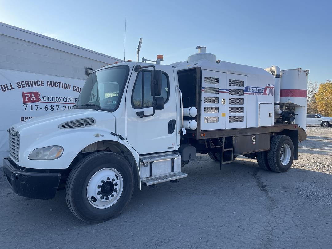 Image of Freightliner M2 Primary image