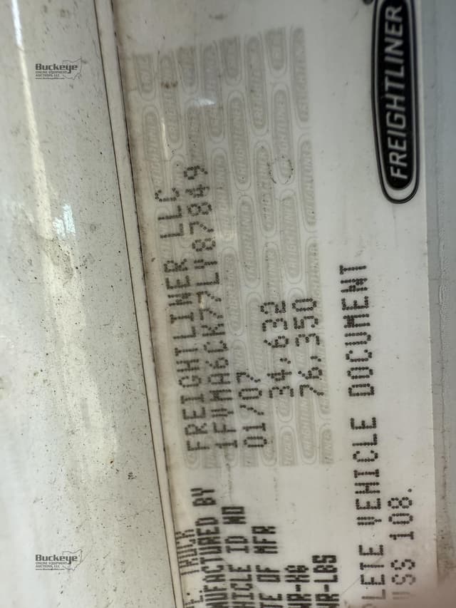 Image of Freightliner Columbia 112 equipment image 1