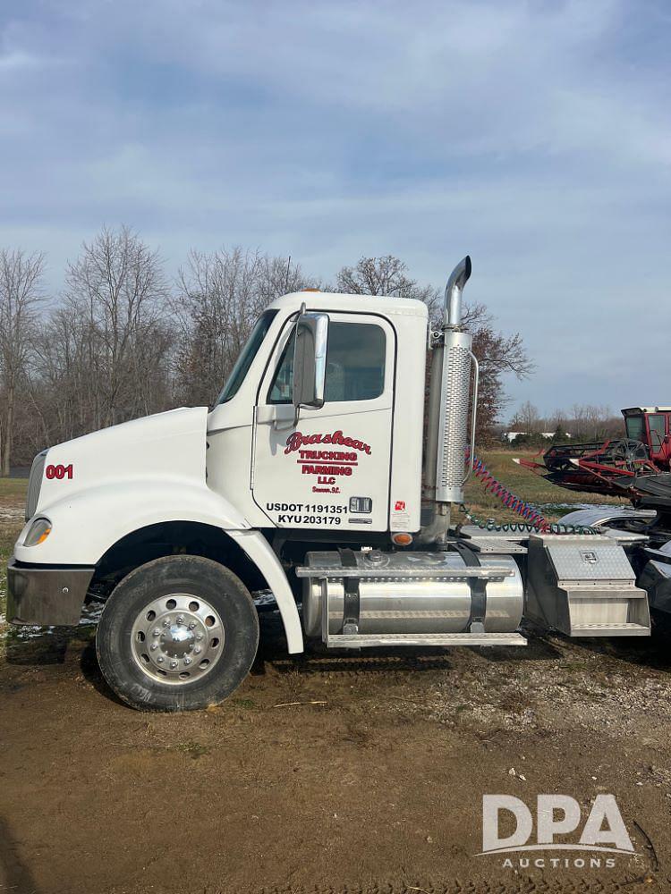 Image of Freightliner Columbia 112 Primary image