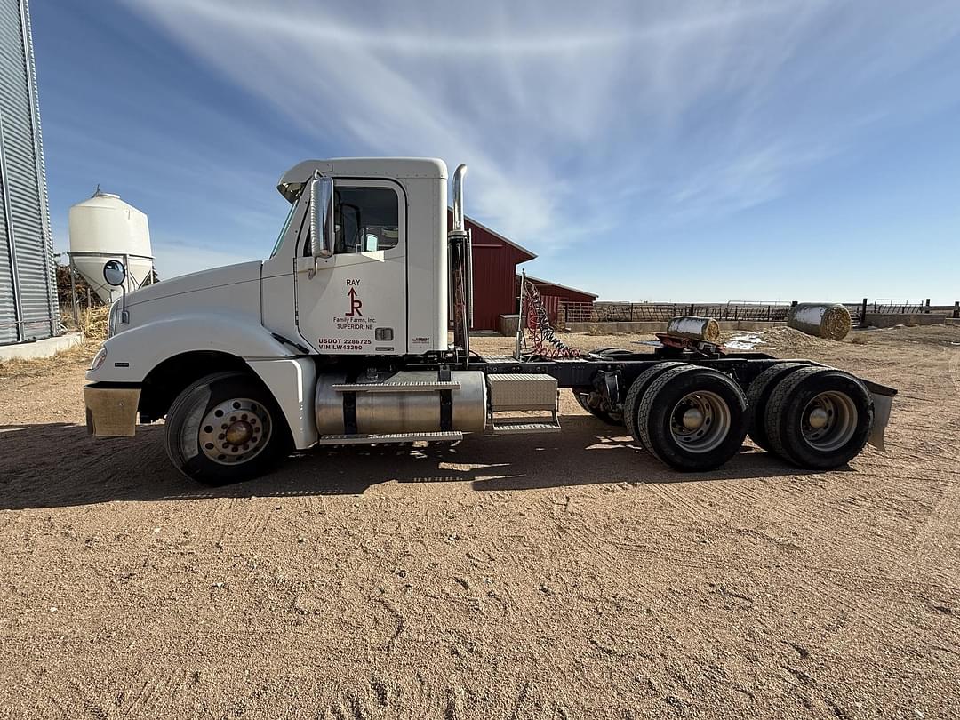 Image of Freightliner Columbia 120 Primary image