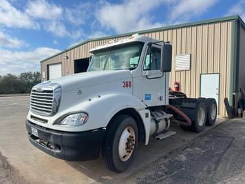 Main image Freightliner Columbia 120