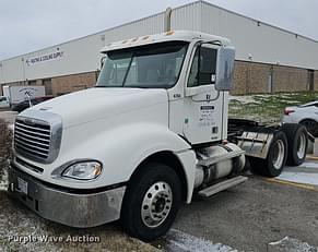 Main image Freightliner Columbia 120