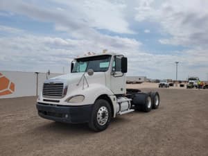 2007 Freightliner Columbia 120 Image