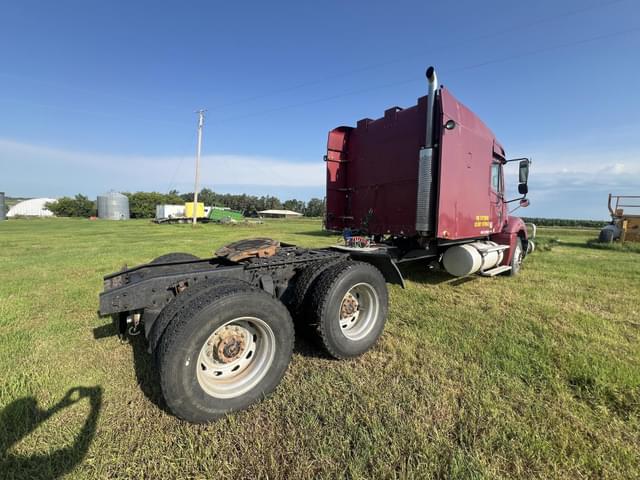 Image of Freightliner Columbia equipment image 4