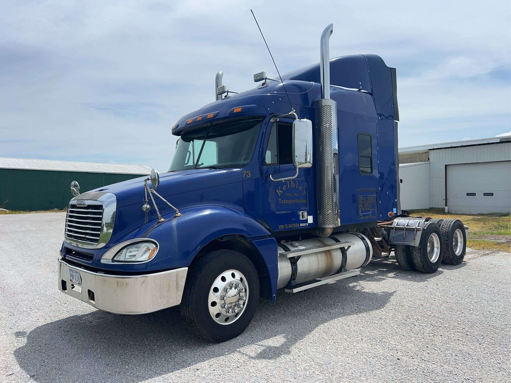 2007 Freightliner Columbia Equipment Image0