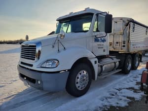 2007 Freightliner Columbia Image