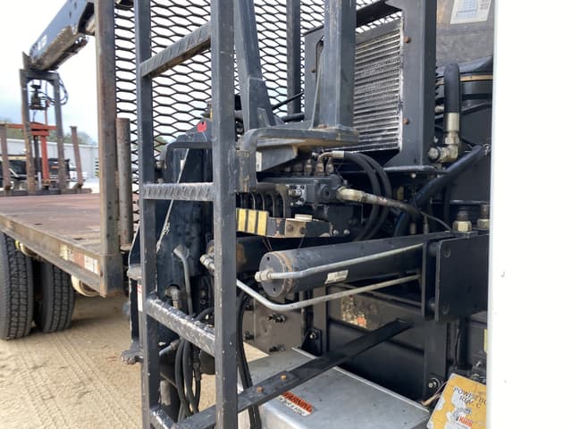 Image of Freightliner Columbia equipment image 4