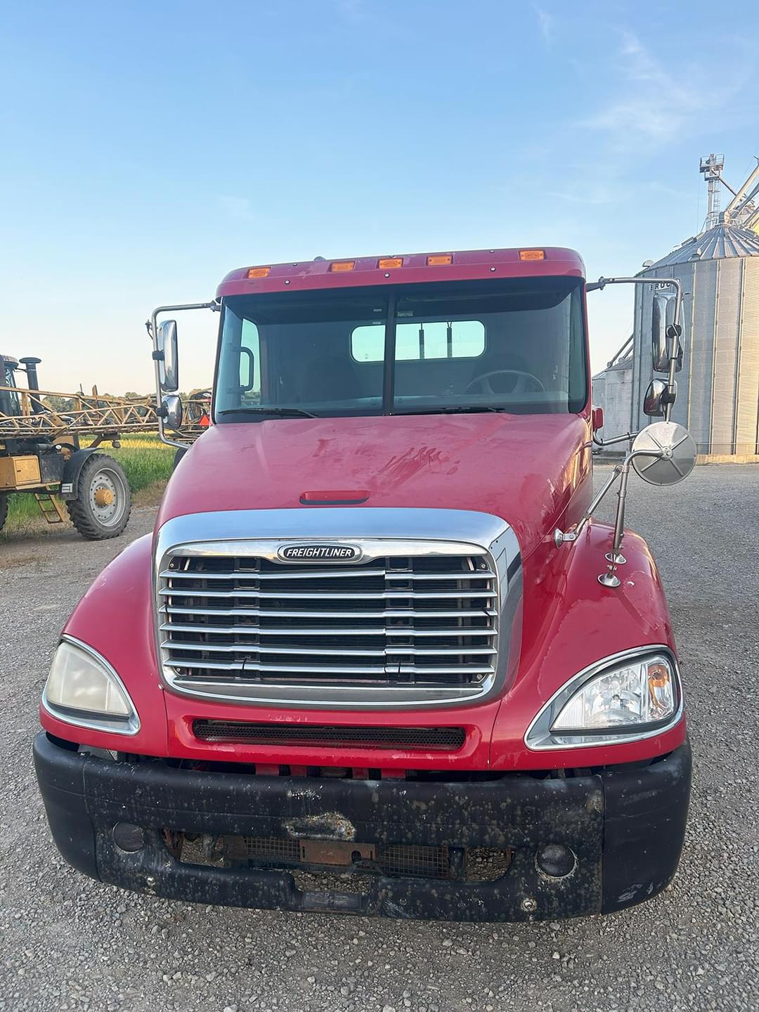 Image of Freightliner Columbia Primary image