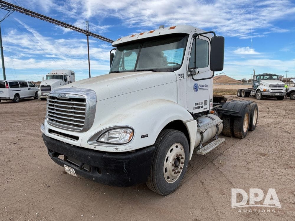 2007 Freightliner Columbia Equipment Image0