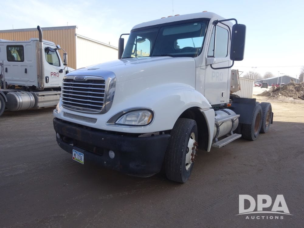 2007 Freightliner Columbia Equipment Image0